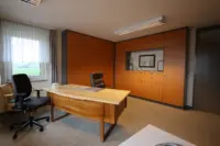 6. Büro links