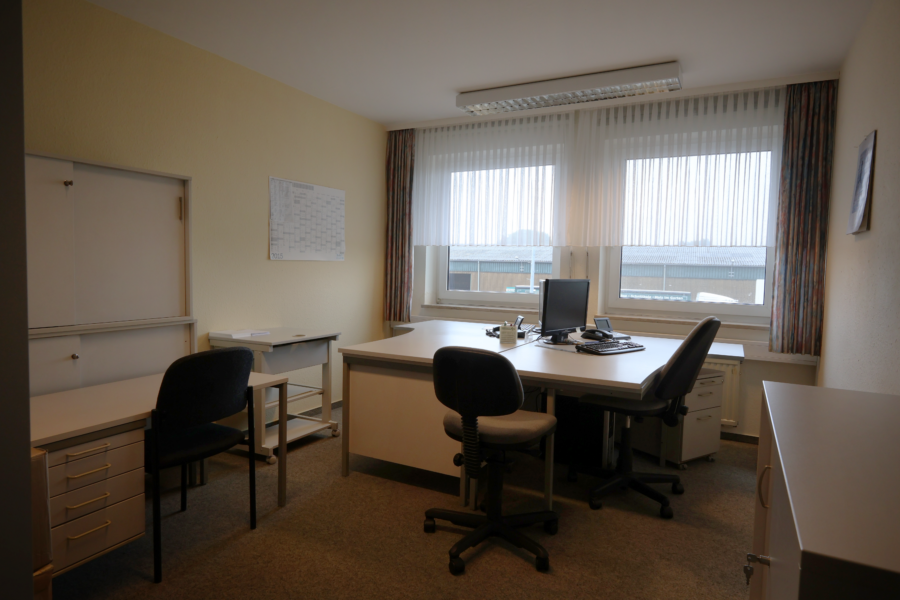 1.Büro links
