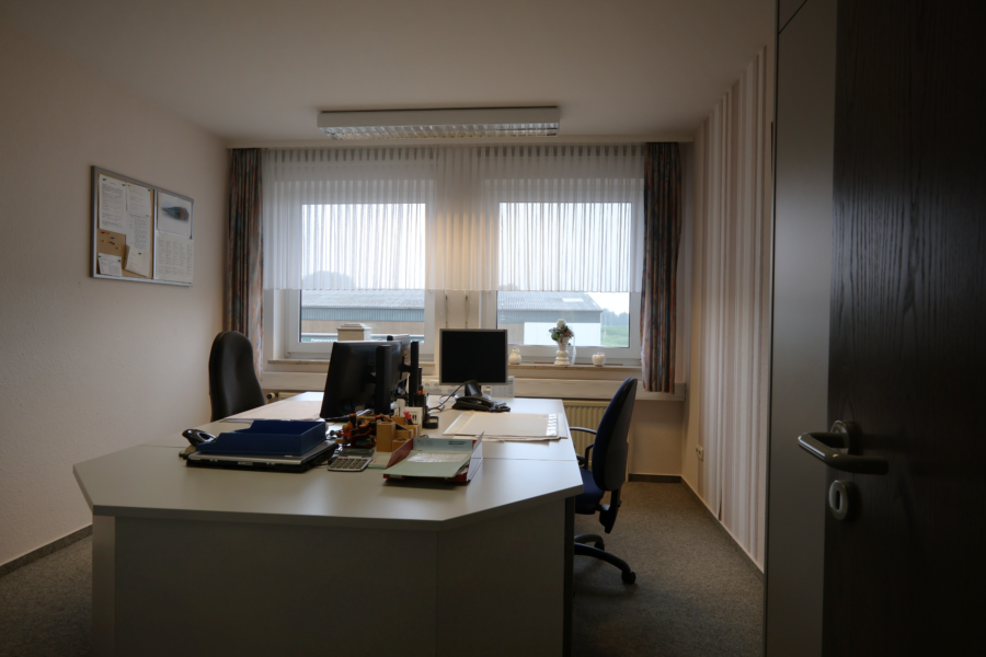 2. Büro links