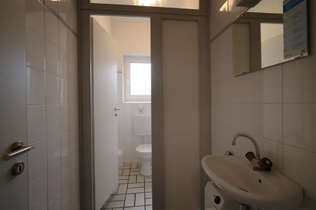 Damen WC EG