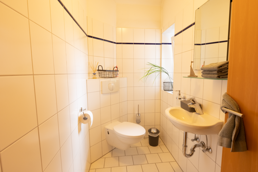 separates WC