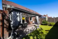 WE EG rechts: Terrasse mit Gartenanteil