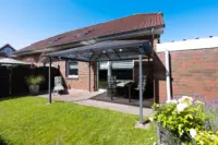 WE EG links: Terrasse mit Gartenanteil