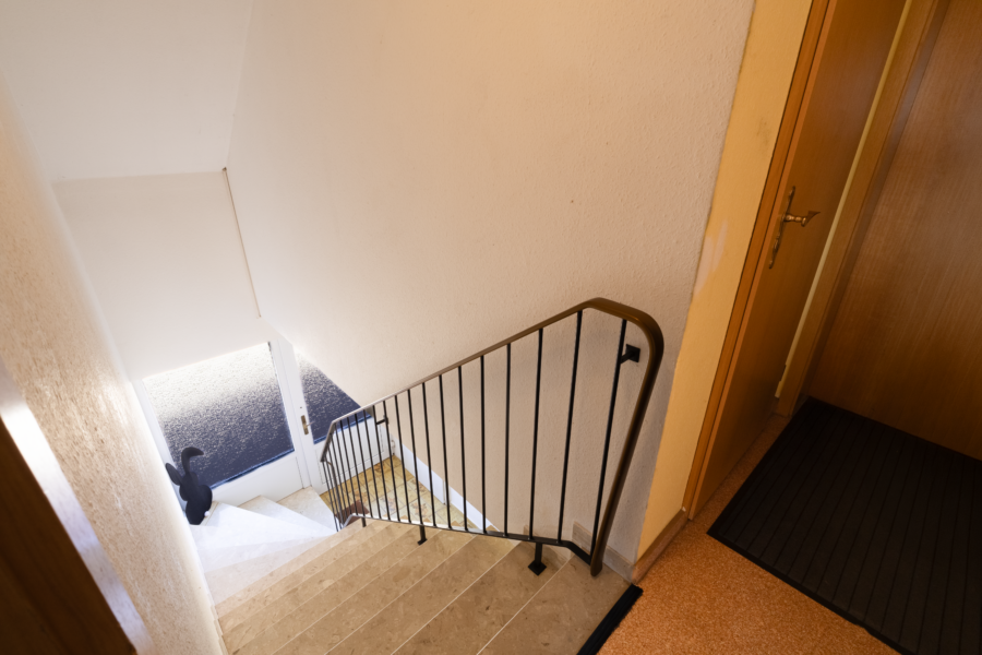 Treppenaufgang zu den Oberwohnungen